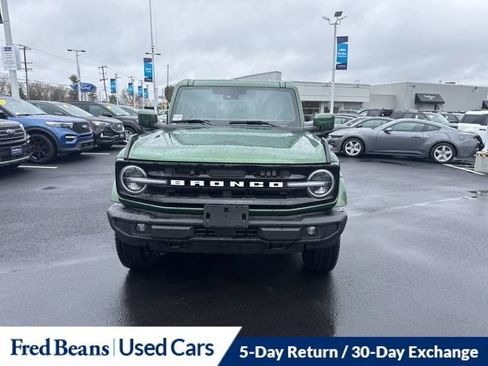 Used 2025 Ford Bronco Outer Banks AWD/4WD image 2