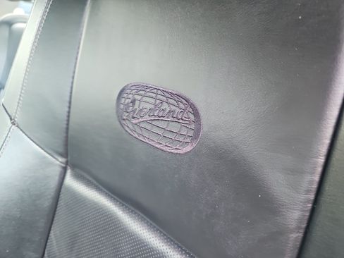 Used 2015 Jeep Grand Cherokee Overland AWD/4WD image 17