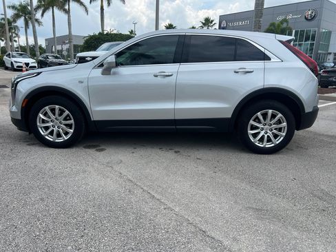 Used 2022 Cadillac XT4 Luxury w/ Driver Awareness Package FWD image 4