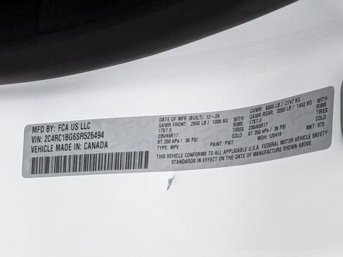 Used 2025 Chrysler Pacifica Select image 34