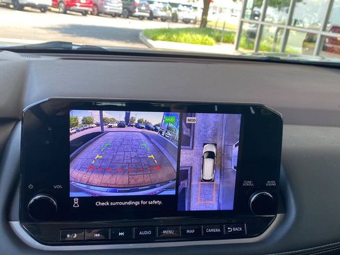 Certified 2023 Nissan Rogue Platinum w/ Platinum Premium Package AWD/4WD image 32