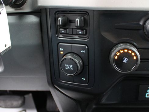 Used 2024 Ford F350 XLT w/ FX4 Off-Road Package image 32