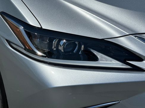 Certified 2025 Lexus ES 350 w/ Accessory Package (Z2) FWD image 12