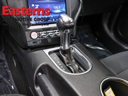 Used 2019 Ford Mustang Coupe RWD image 12