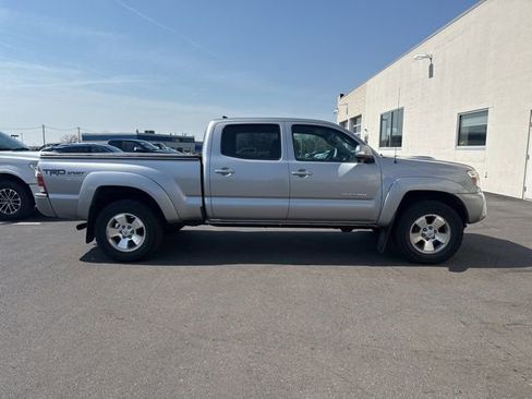 Used 2014 Toyota Tacoma 4x4 Double Cab w/ TRD Sport Package image 4