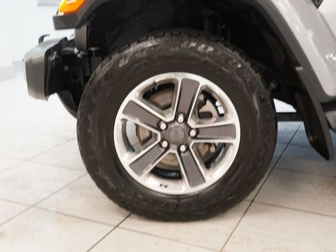 Used 2020 Jeep Wrangler Unlimited Sahara image 19