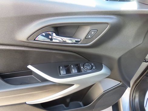 Certified 2024 Chevrolet Trax RS w/ Driver Confidence Package image 22