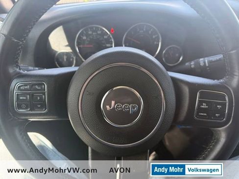 Used 2017 Jeep Wrangler Unlimited Rubicon w/ Connectivity Group AWD/4WD image 22