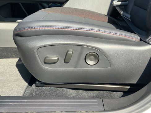 New 2025 Chevrolet Equinox EV RS image 28