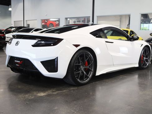 Used 2017 Acura NSX AWD/4WD image 6