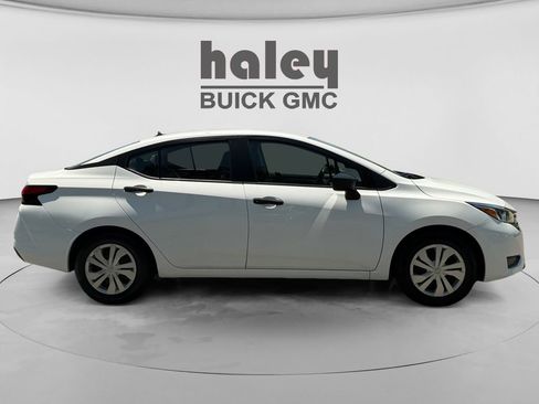 Used 2023 Nissan Versa S FWD image 6