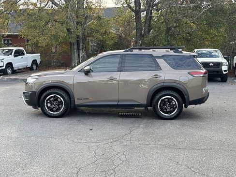 Used 2024 Nissan Pathfinder Rock Creek AWD/4WD image 8