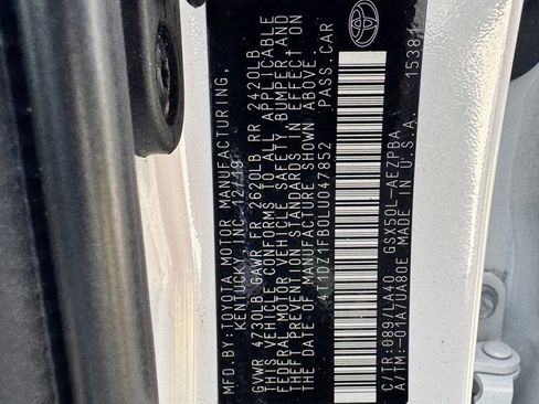 Used 2020 Toyota Avalon Limited image 30