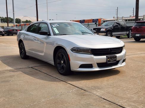 Used 2023 Dodge Charger SXT RWD image 4