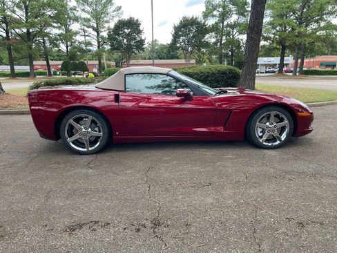 Used 2007 Chevrolet Corvette Convertible w/ Preferred Equipment Group image 9