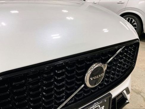 Certified 2025 Volvo XC60 B5 Plus image 31