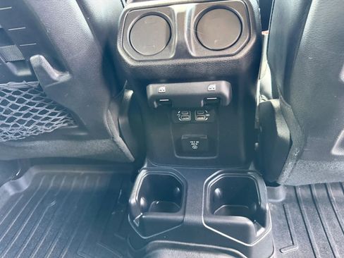 Used 2020 Jeep Gladiator Rubicon AWD/4WD image 27