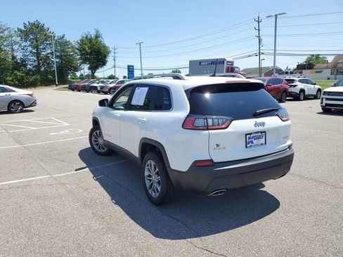 Used 2020 Jeep Cherokee Latitude Plus w/ Cold Weather Group AWD/4WD image 3