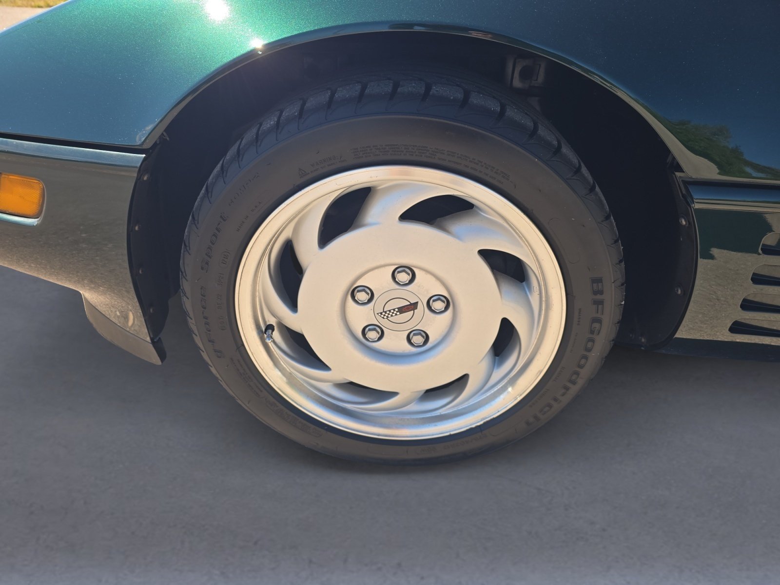 Used 1991 Chevrolet Corvette Convertible RWD image 10
