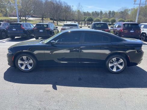 Used 2017 Dodge Charger SXT image 6