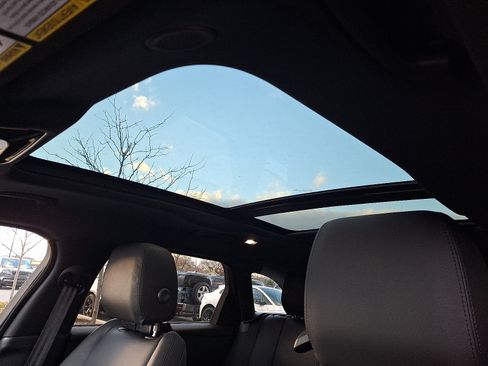 Used 2026 Land Rover Range Rover Velar Dynamic SE image 14