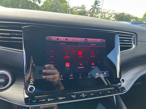 Used 2023 Jeep Wagoneer Series III w/ Preferred Equipment Group image 41