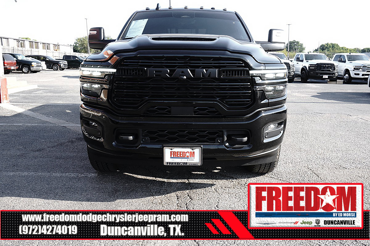 Used 2025 RAM 2500 Laramie AWD/4WD image 8