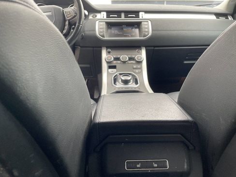 Used 2019 Land Rover Range Rover Evoque SE Premium image 19