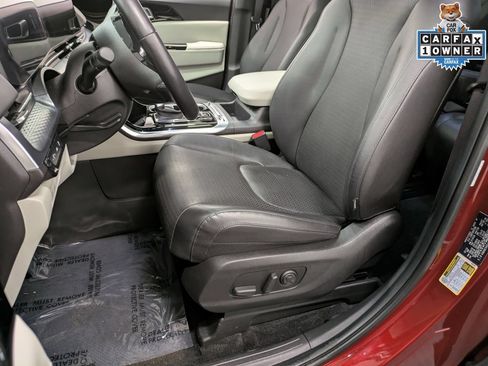 Certified 2024 Kia Carnival SX Prestige FWD image 11