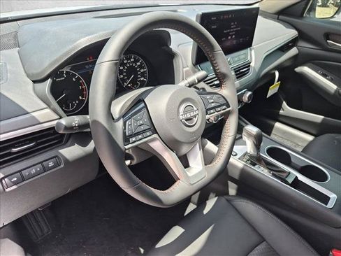 New 2026 Nissan Altima 2.5 SR FWD image 3