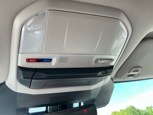 Certified 2026 Subaru Ascent Premium AWD/4WD image 36