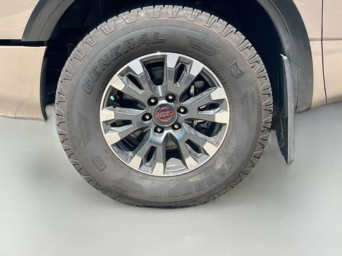 Used 2024 Nissan Titan PRO-4X w/ Pro-4x Convenience Package image 31