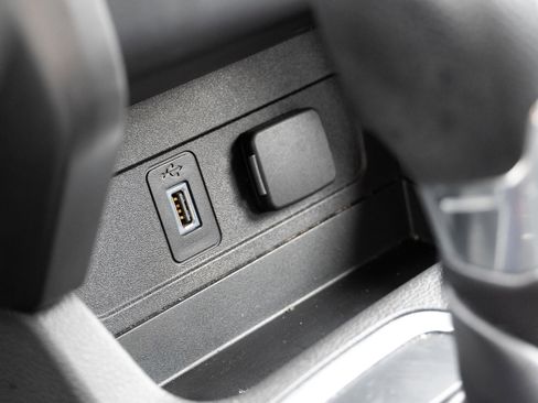 Used 2017 Ford Escape SE w/ Equipment Group 201A image 49