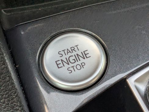 Used 2024 Volkswagen Tiguan SE R-Line image 30