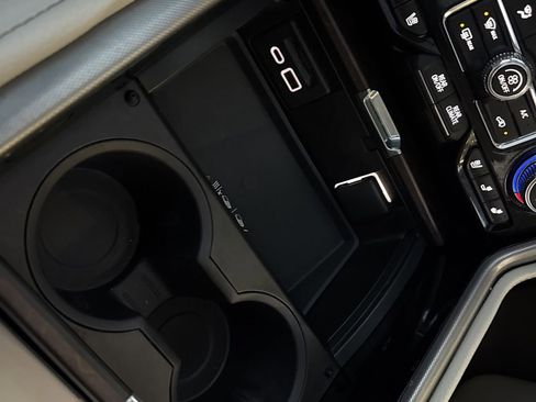 Used 2021 GMC Yukon XL Denali w/ Denali Premium Package image 26