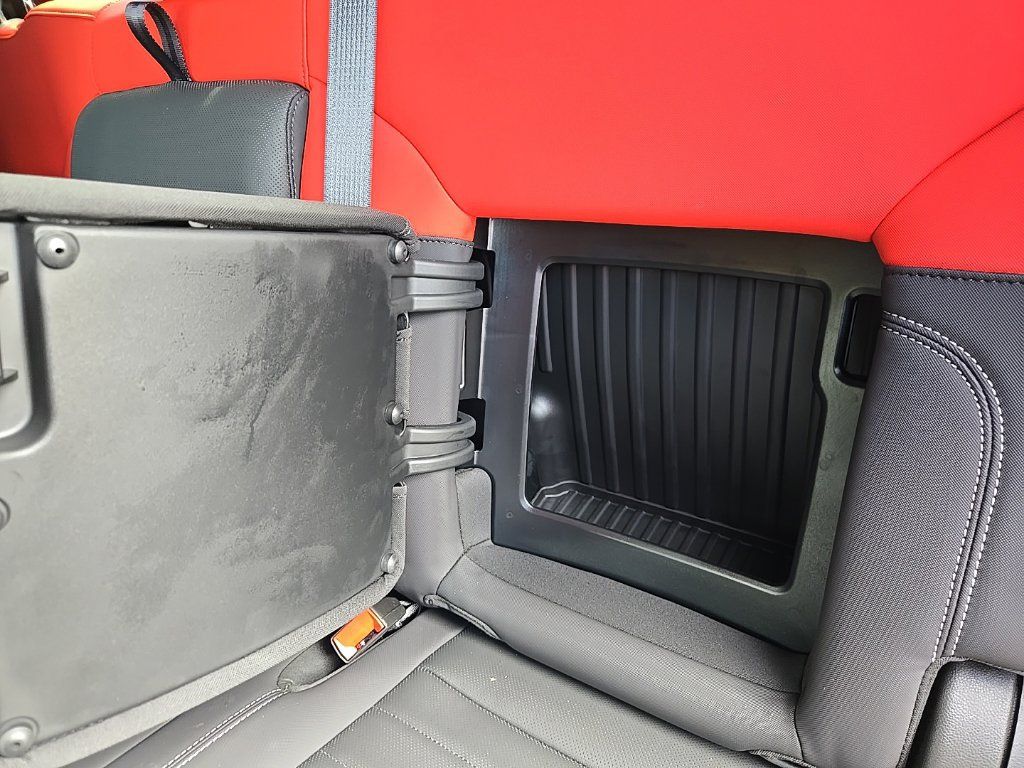 Used 2026 GMC Hummer EV 4x4 Crew Cab w/ Carbon Fiber Edition Package image 51