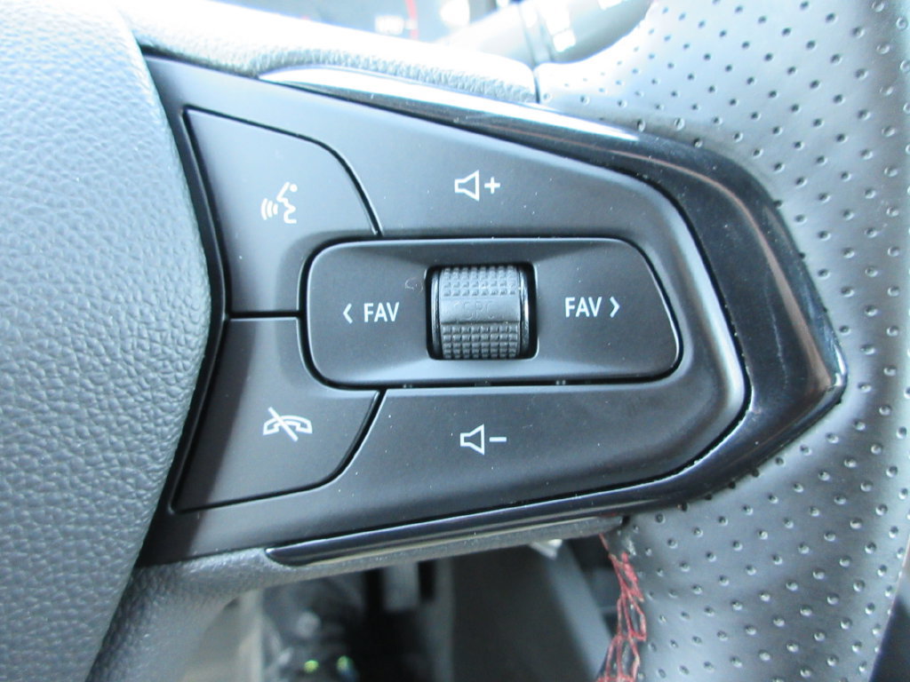Certified 2024 Chevrolet Trax RS w/ Driver Confidence Package FWD image 26