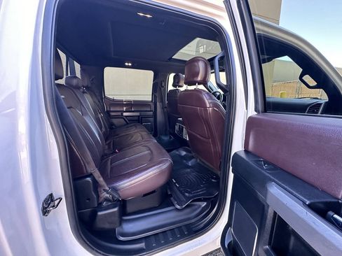 Used 2017 Ford F150 Platinum w/ Equipment Group 701A Luxury AWD/4WD image 20