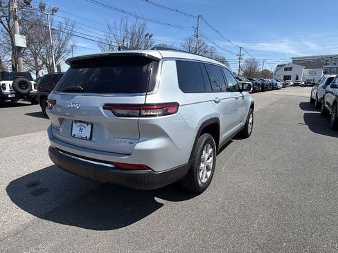 Used 2022 Jeep Grand Cherokee L Limited AWD/4WD image 7