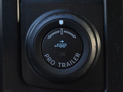 Used 2025 Ford F250 Platinum w/ Tremor Off-Road Package AWD/4WD image 29