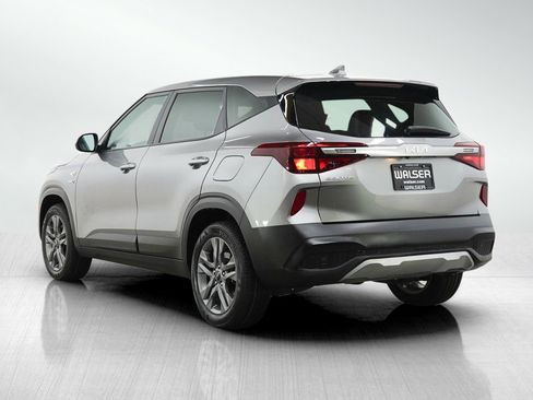 Used 2023 Kia Seltos LX AWD/4WD image 3