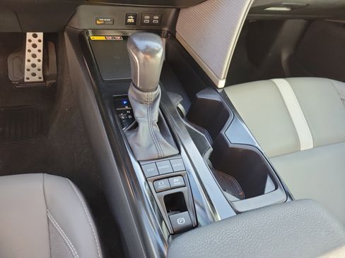Used 2025 Toyota Camry SE FWD image 16