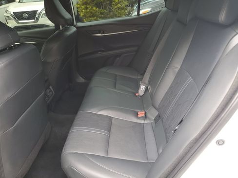 Used 2025 Toyota Camry XSE FWD image 11