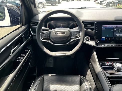 Used 2023 Jeep Wagoneer 2WD w/ Premium Group I image 29