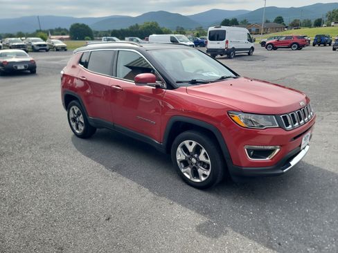 Used 2018 Jeep Compass Limited w/ Navigation Group AWD/4WD image 4