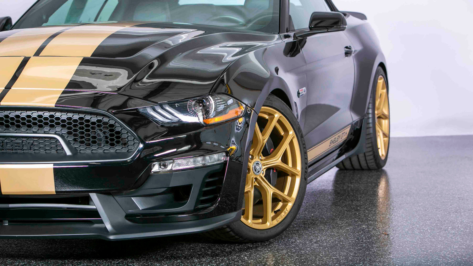 Used 2019 Ford Mustang GT Premium w/ GT Performance Package RWD image 8