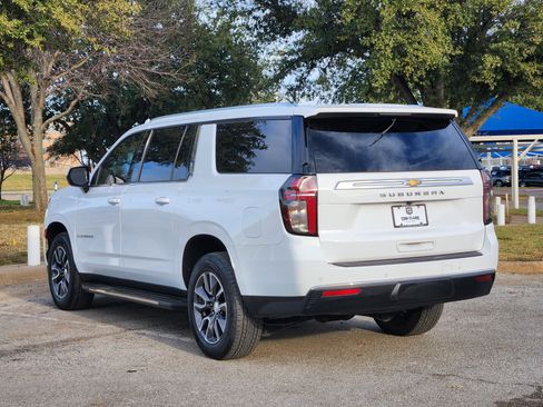 Used 2021 Chevrolet Suburban LT image 5