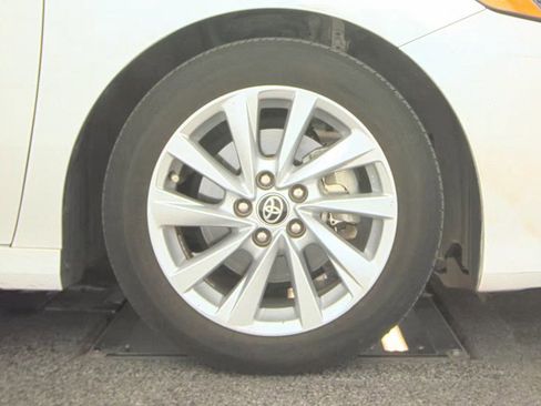 Used 2024 Toyota Camry LE w/ Convenience Package FWD image 10