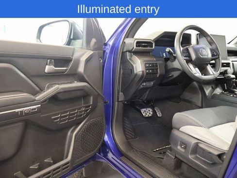 Used 2024 Toyota Tacoma TRD Sport AWD/4WD image 9