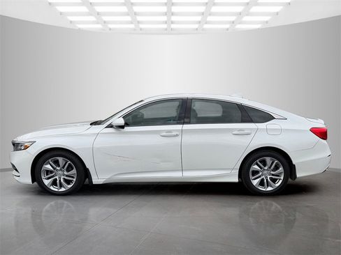 Used 2018 Honda Accord LX image 3
